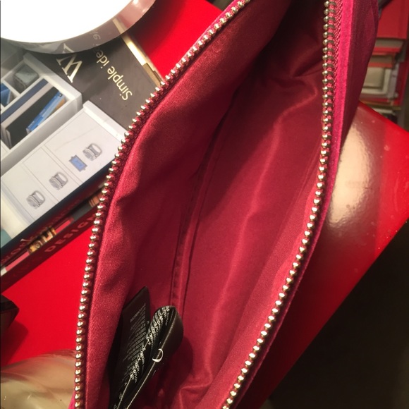 Gucci body lotion with gucci pouch - Picture 3 of 3